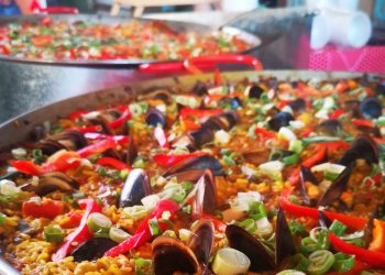 Seafood Paella by Panyella